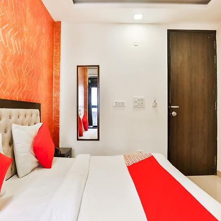 Hotel O Amenda International New Delhi Exterior photo
