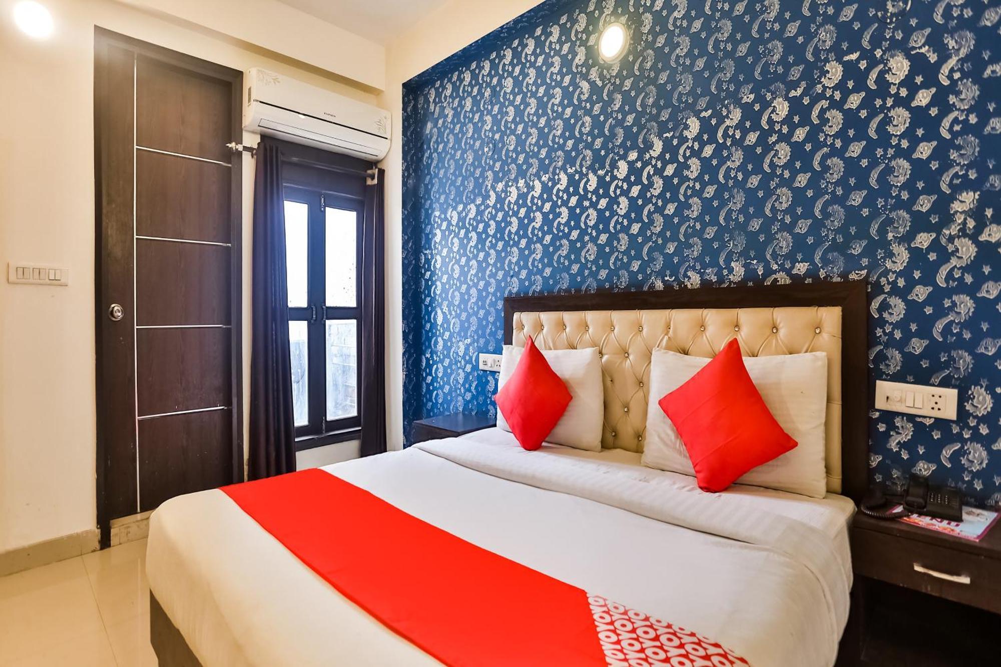 Hotel O Amenda International New Delhi Exterior photo