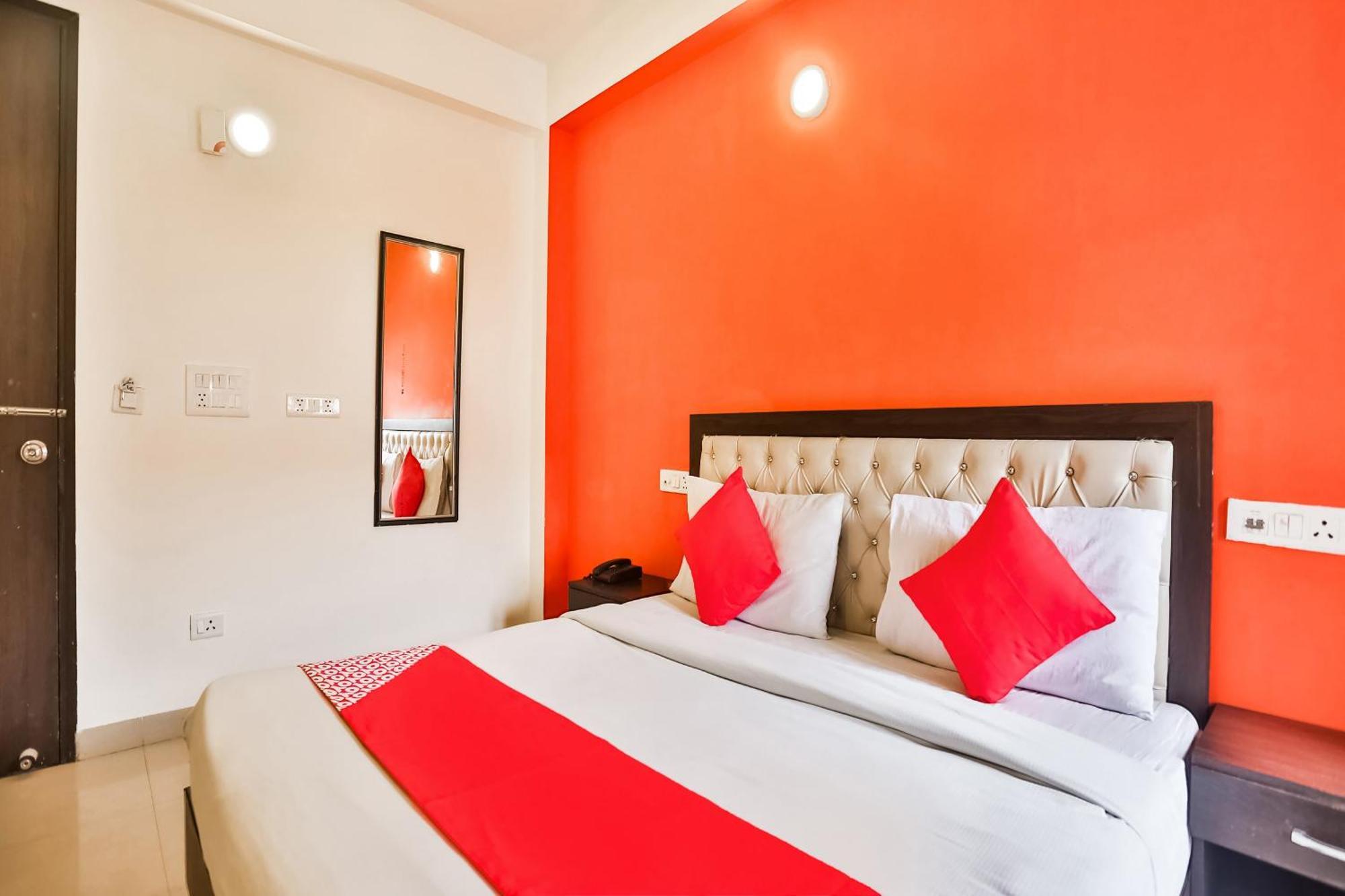 Hotel O Amenda International New Delhi Exterior photo