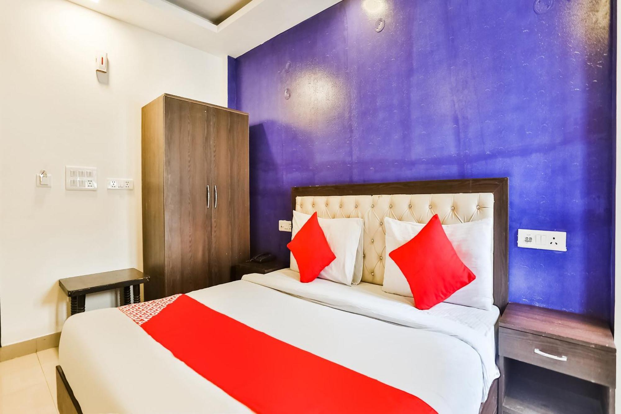 Hotel O Amenda International New Delhi Exterior photo
