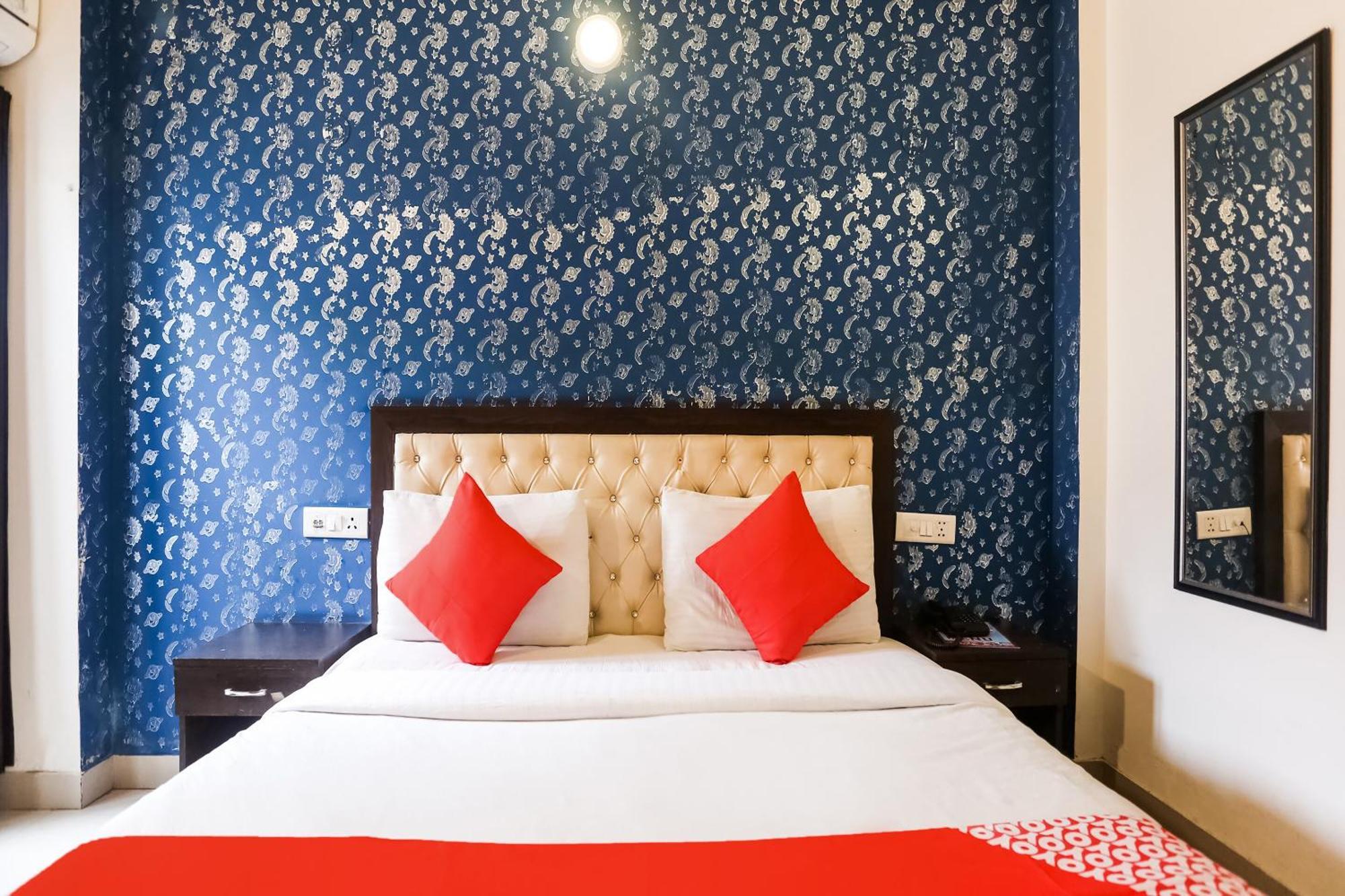 Hotel O Amenda International New Delhi Exterior photo
