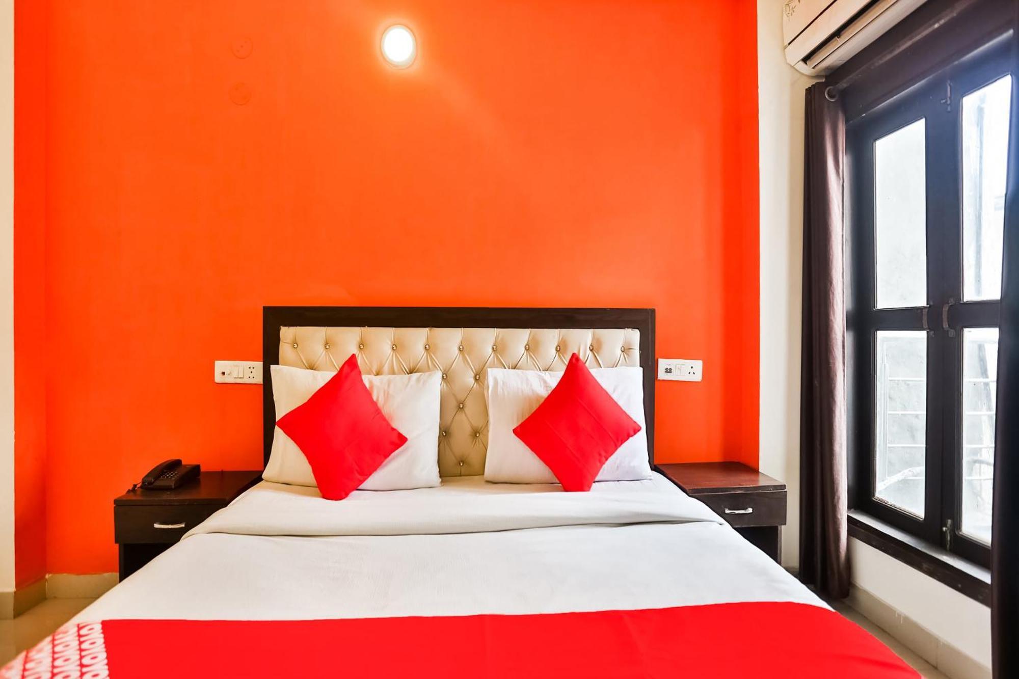 Hotel O Amenda International New Delhi Exterior photo
