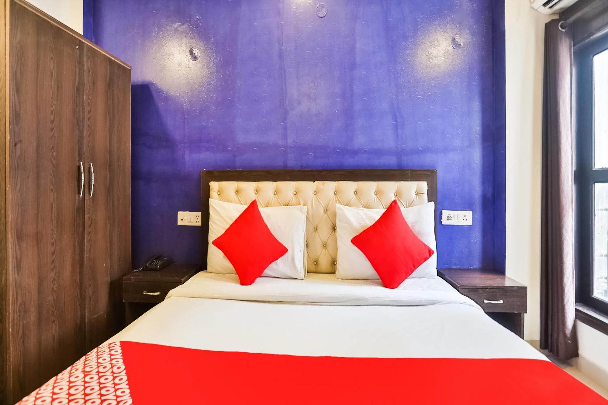 Hotel O Amenda International New Delhi Exterior photo